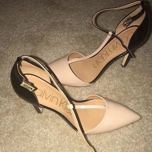 Calvin Klein Pumps